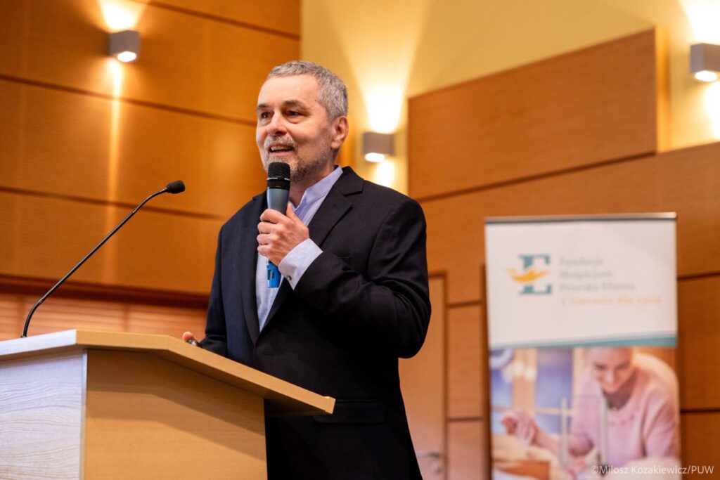dr Paweł Grabowski podczas konferencji szpital i region